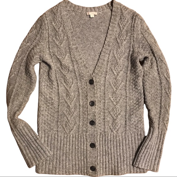 GAP Sweaters - EUC: Gap Women’s Gray Cable Knit Cardigan